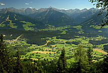 Berge und Gipfel, soweit das Auge blickt.